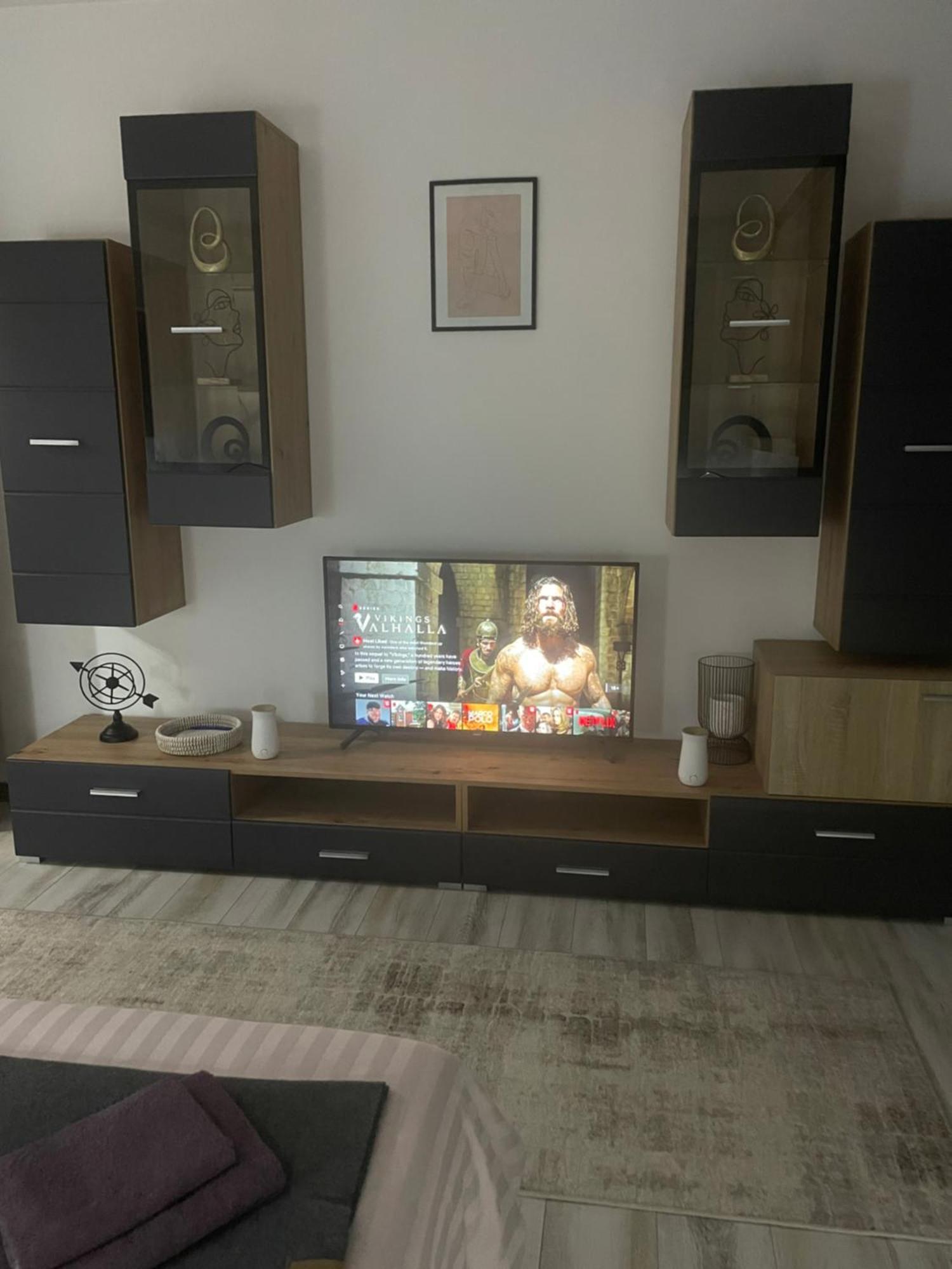Central Studio Lcs Hunedoara Eksteriør billede